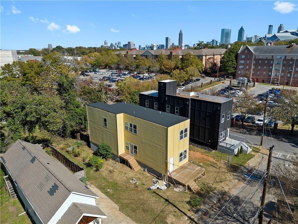 827 Drummond Street SW