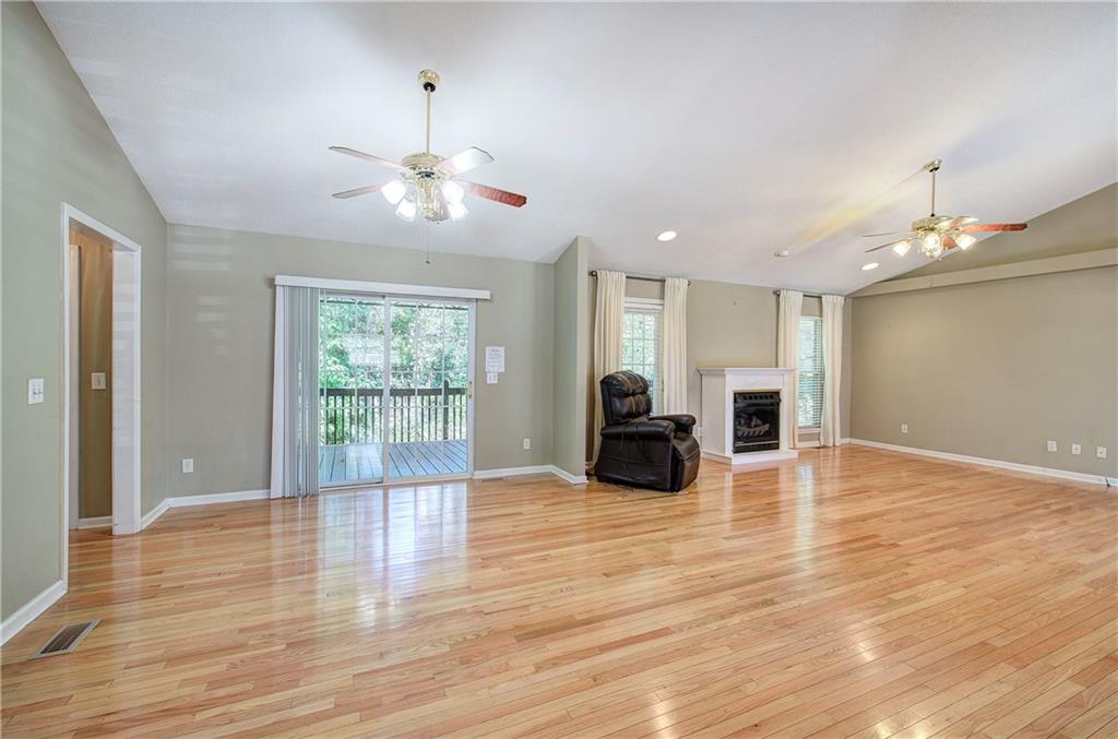 9 Greenbriar Avenue