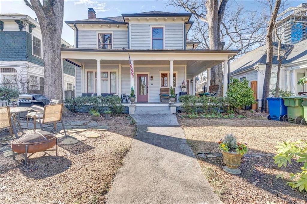 952 NE Myrtle Street 1