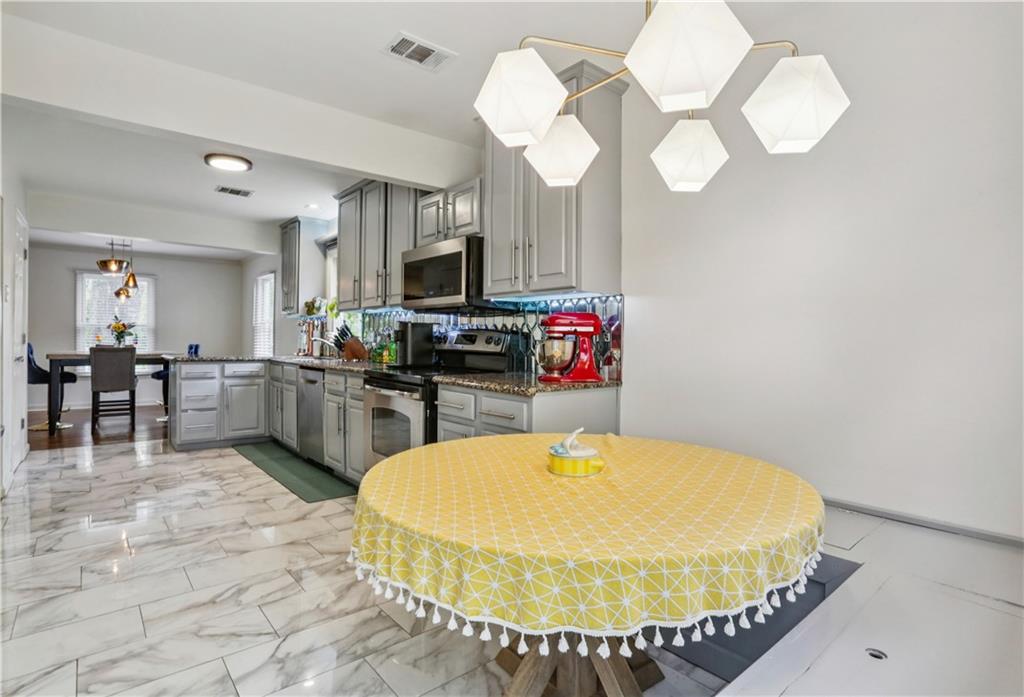 293 Warren Street SE