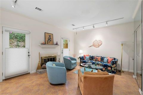 5180 Chemin De Vie Atlanta GA 30342