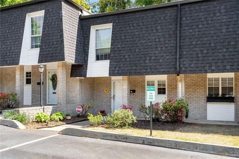 5180 Chemin De Vie Atlanta GA 30342