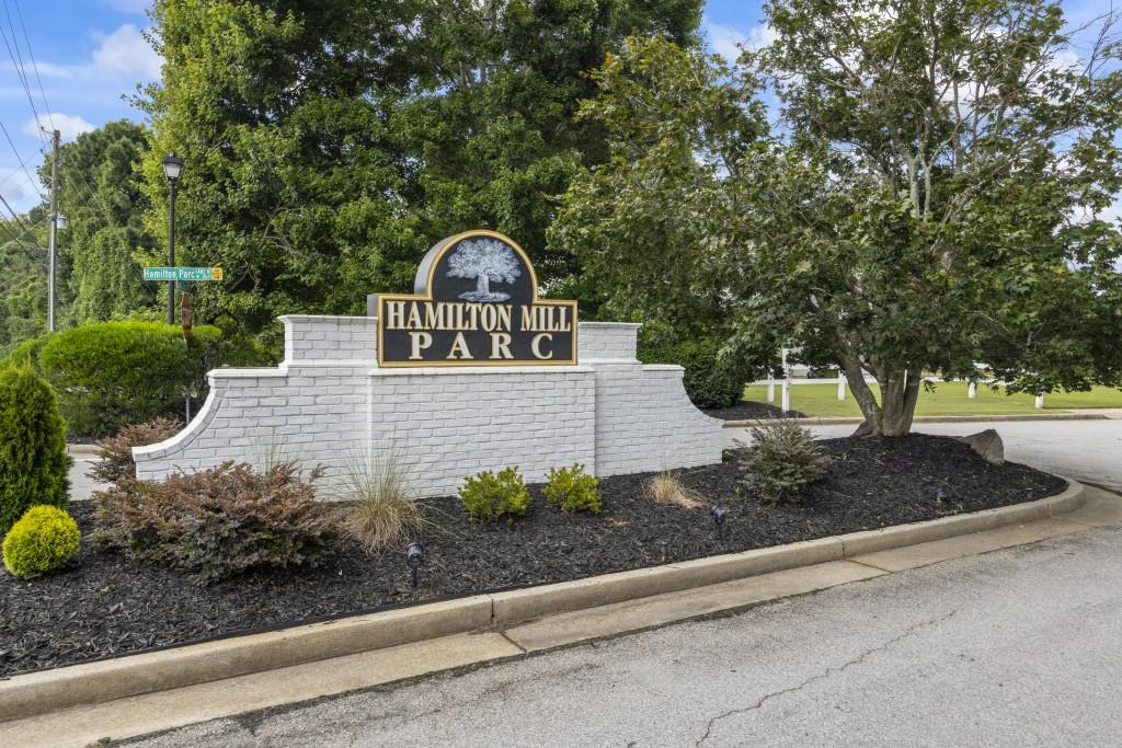 2275 Hamilton Parc Lane