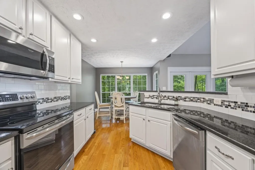 Buford, Georgia 30519, United States, 5 Bedrooms Bedrooms, ,4 BathroomsBathrooms,Residential,Active,179245