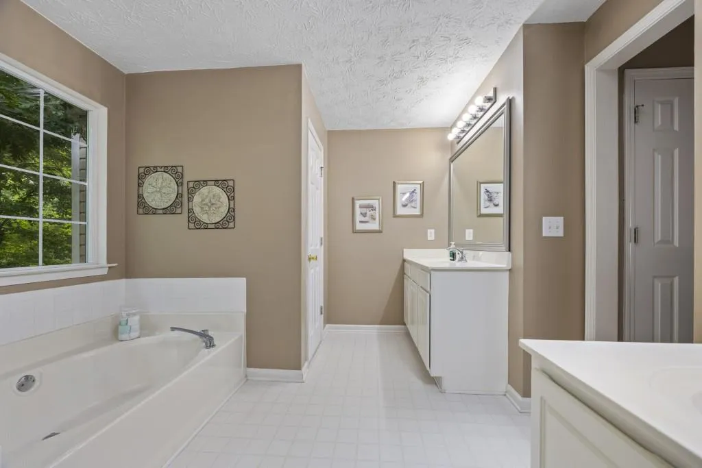 Buford, Georgia 30519, United States, 5 Bedrooms Bedrooms, ,4 BathroomsBathrooms,Residential,Active,179245