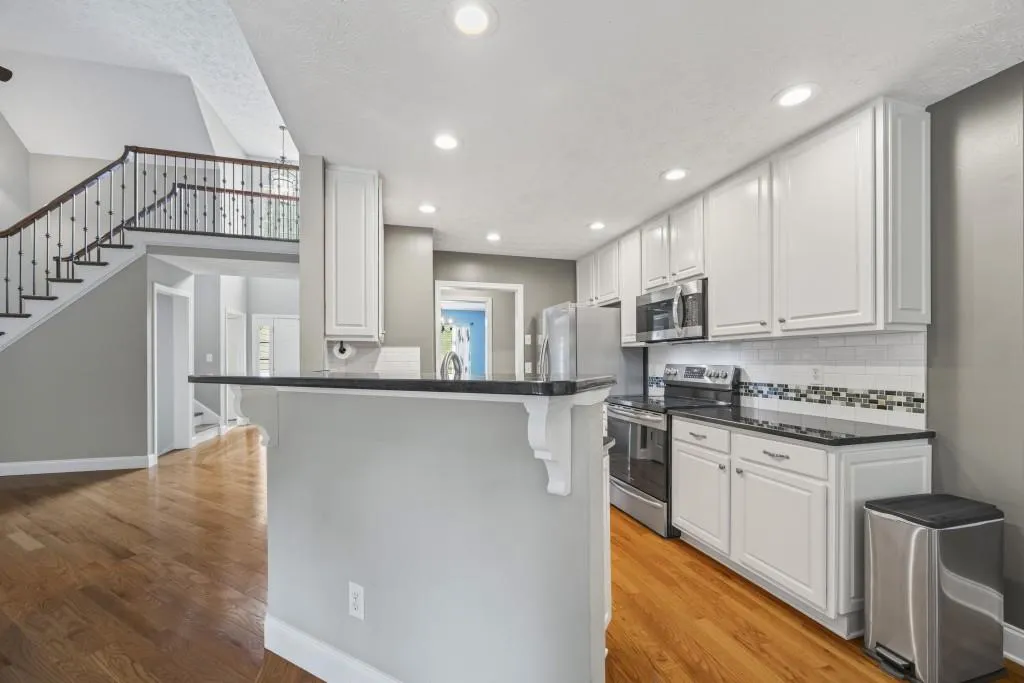 Buford, Georgia 30519, United States, 5 Bedrooms Bedrooms, ,4 BathroomsBathrooms,Residential,Active,179245