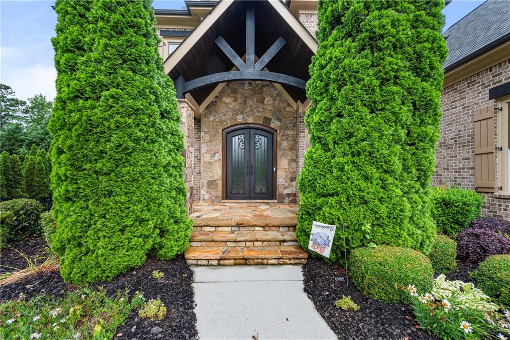 2220 Cambridge Hill Court