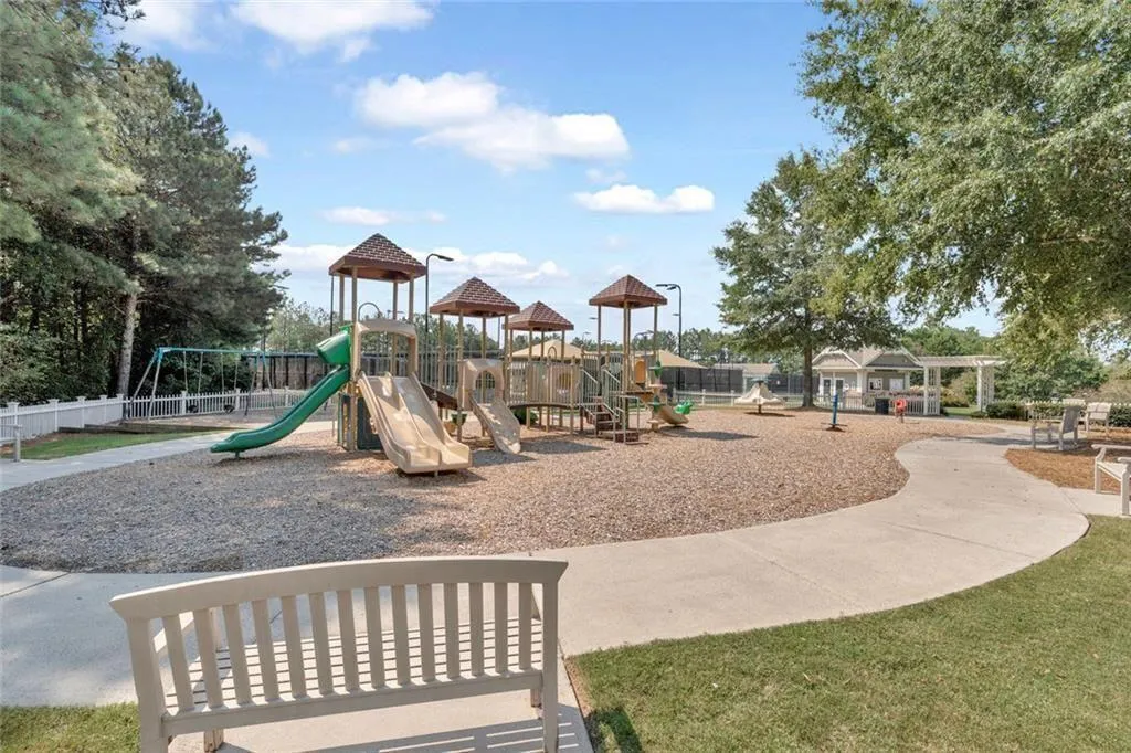 Cumming, Georgia 30041, United States, 3 Bedrooms Bedrooms, ,2 BathroomsBathrooms,Residential,Active,214842