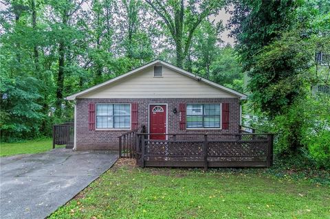 Homes For Sale - 2045 Scarbrough Drive<br/> Stone Mountain, GA 30088