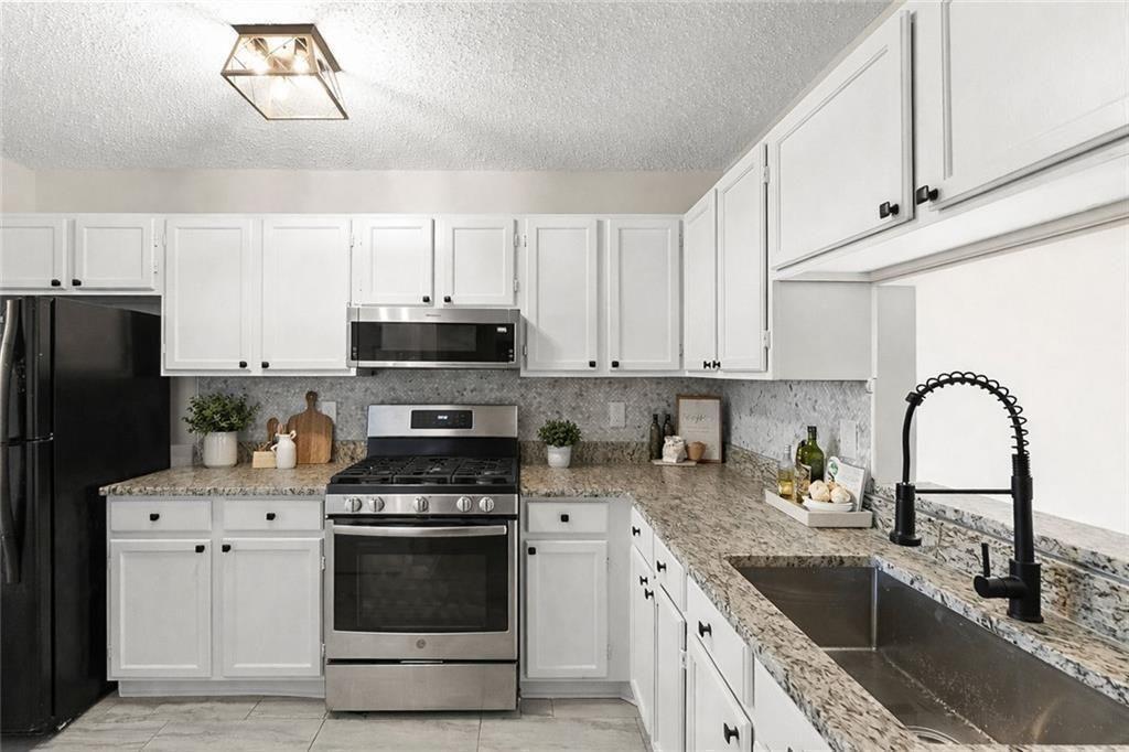 3284 Long Iron Place