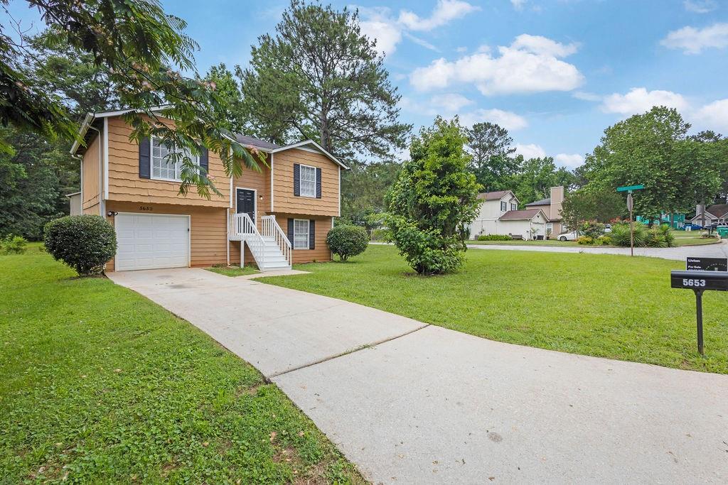5653 Bradley Circle