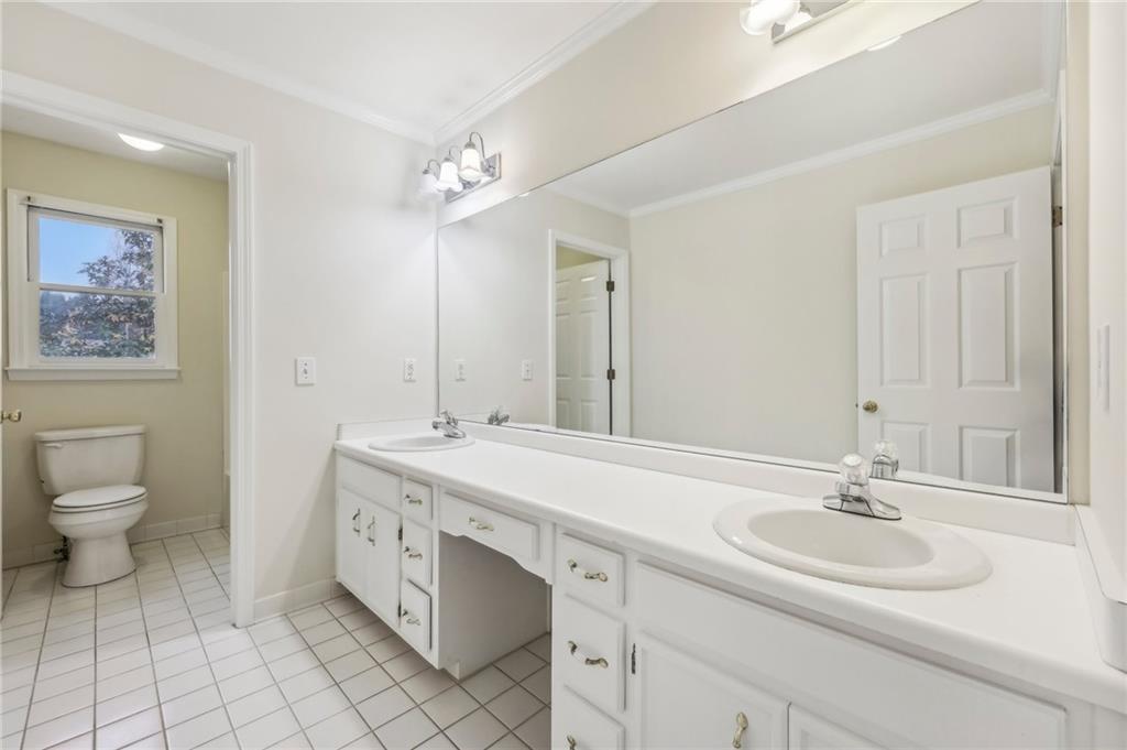 5235 Shadow Path Lane, Lilburn, Georgia image 34