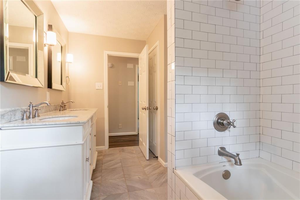 2814 Brackenwood Drive, Snellville, Georgia image 30