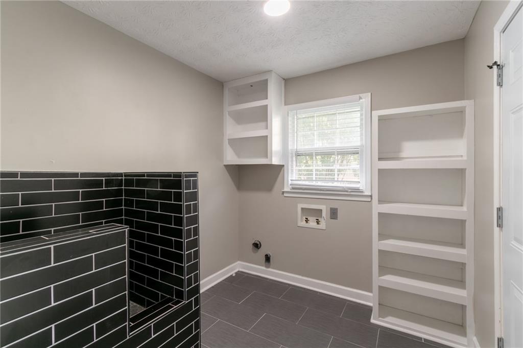 2814 Brackenwood Drive, Snellville, Georgia image 16