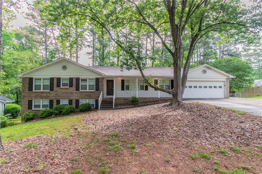 2814 Brackenwood Drive, Snellville, Georgia image 1