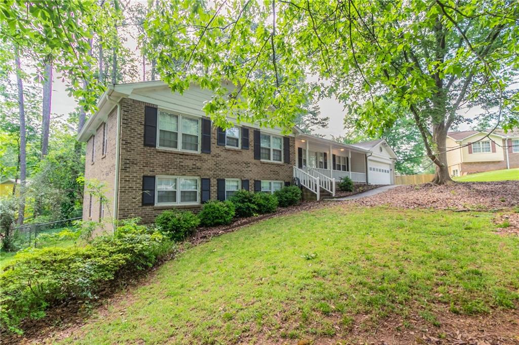 2814 Brackenwood Drive, Snellville, Georgia image 3
