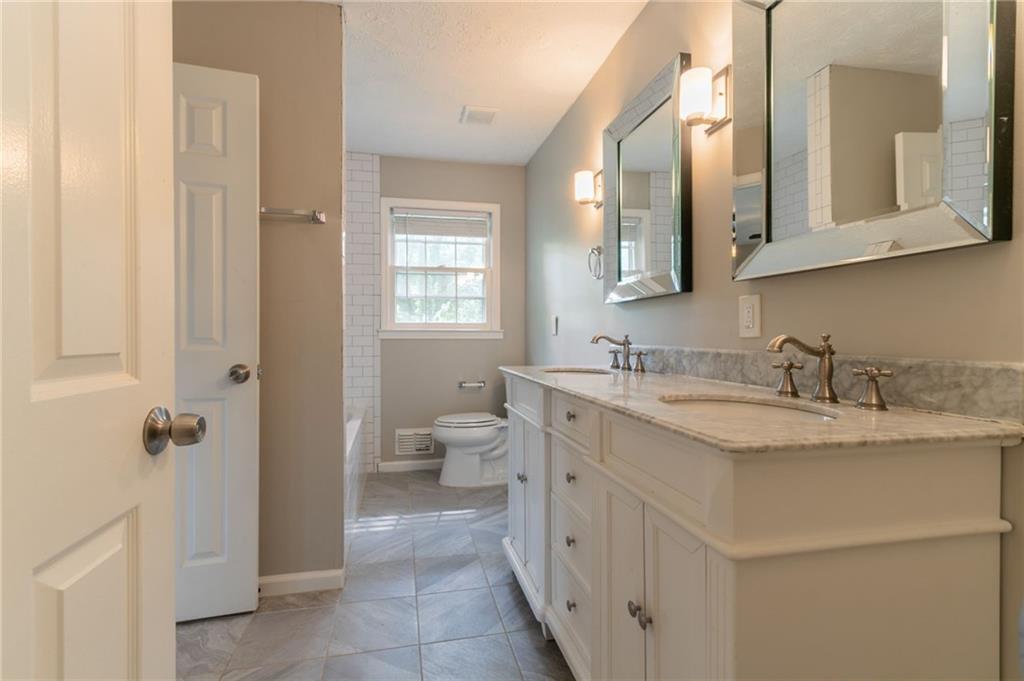 2814 Brackenwood Drive, Snellville, Georgia image 28