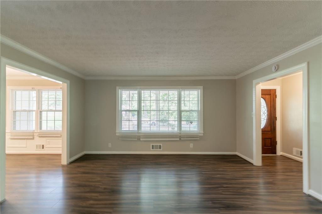 2814 Brackenwood Drive, Snellville, Georgia image 8