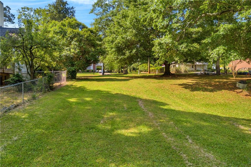 Belmont Street, Commerce, Georgia image 11