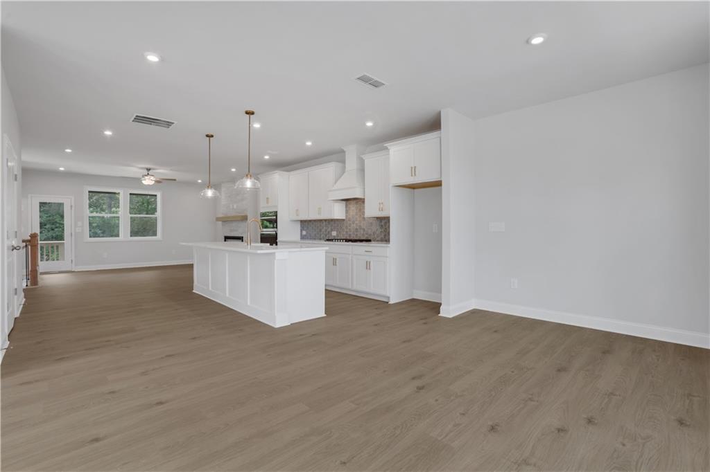 386 Sunset Hollow Street