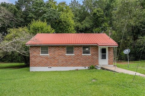 Homes For Sale - 243 Glenn Street<br/> Butts County, Jackson, GA 30233