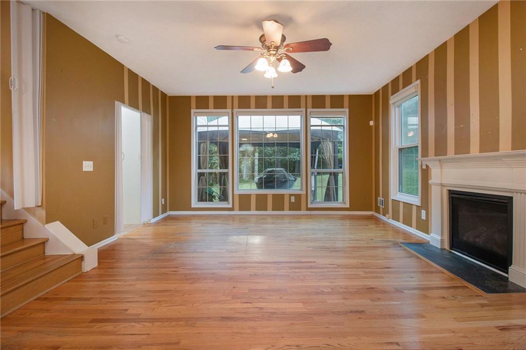 3700 River Lake Shore