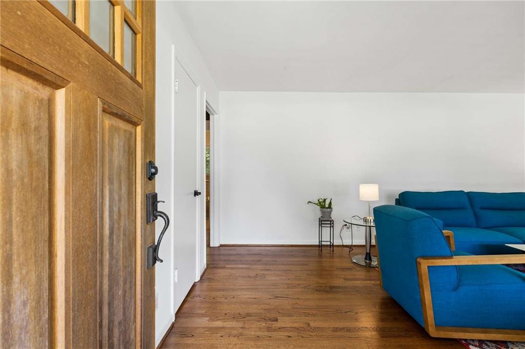 1877 Chrysler Drive NE