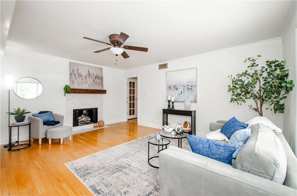 5400 Roswell Road D4