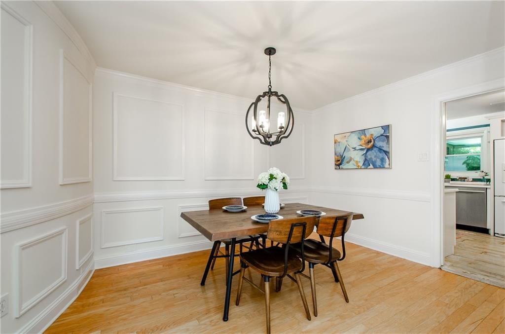 5400 Roswell Road D4