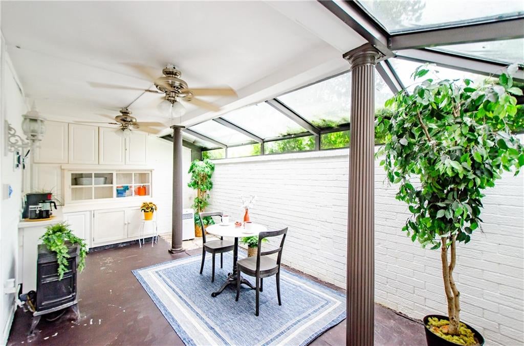 5400 Roswell Road D4