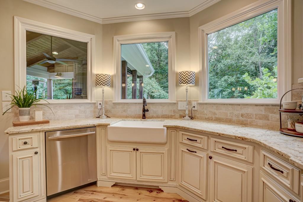 3510 Woodbury Creek Drive, Cumming, Georgia image 15