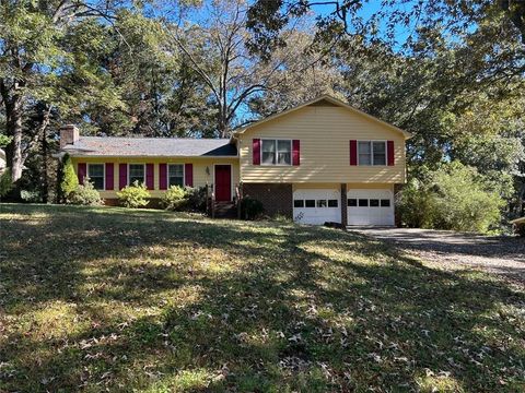 Photo of 1530 OLEANDER Lane SW, Lilburn, GA 30047 (MLS # 7666368)
