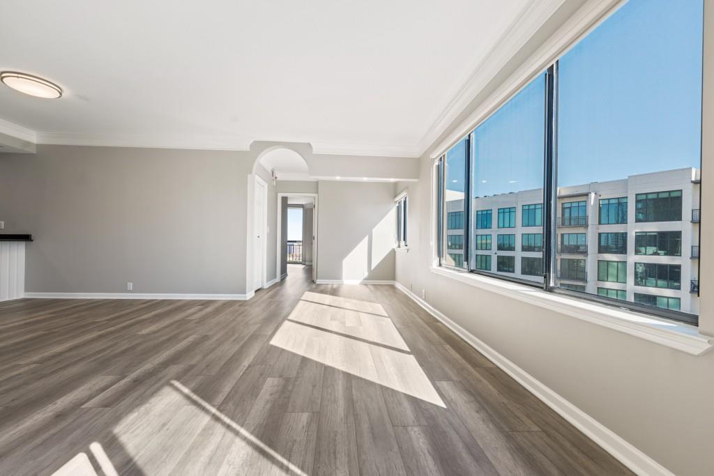 3481 Lakeside Drive 2303