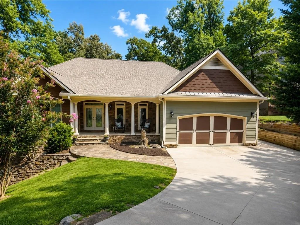 110 N Cypress Court