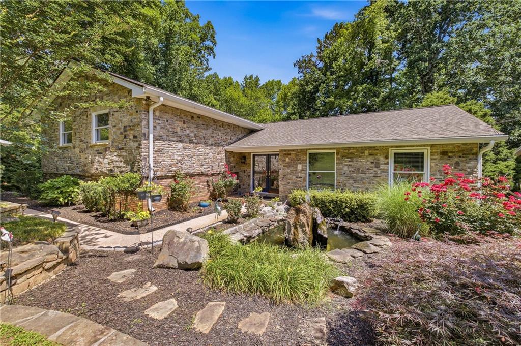 9040 Ruby Lane