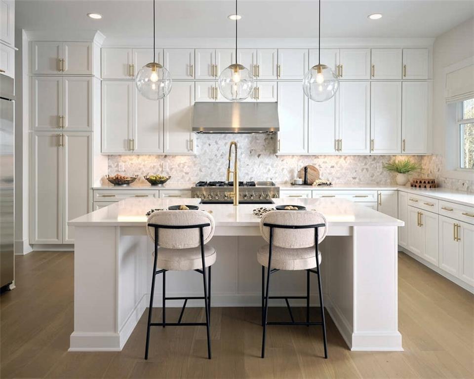4465 Hawthorn Circle
