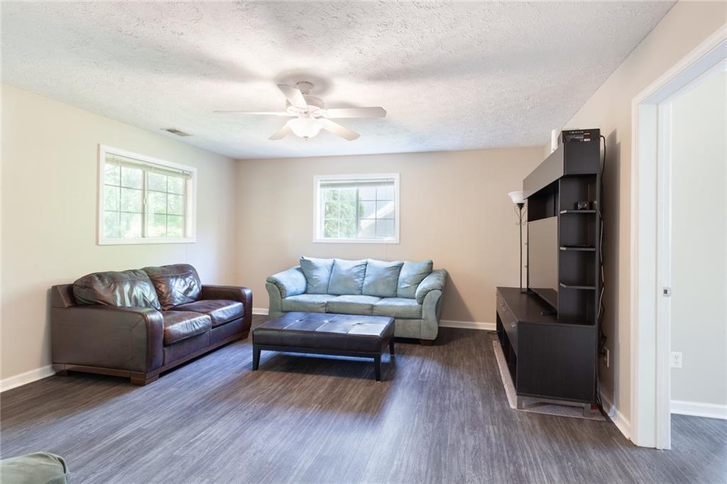 2577 Abbotts Glen Drive, Acworth, Georgia image 29