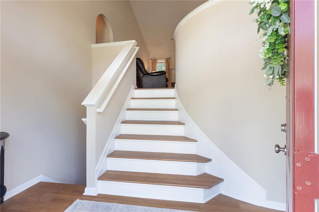 2577 Abbotts Glen Drive, Acworth, Georgia image 7