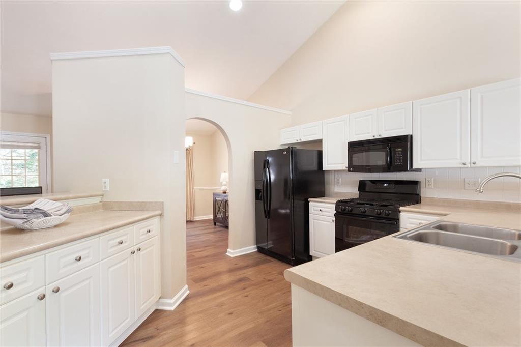 2577 Abbotts Glen Drive, Acworth, Georgia image 13