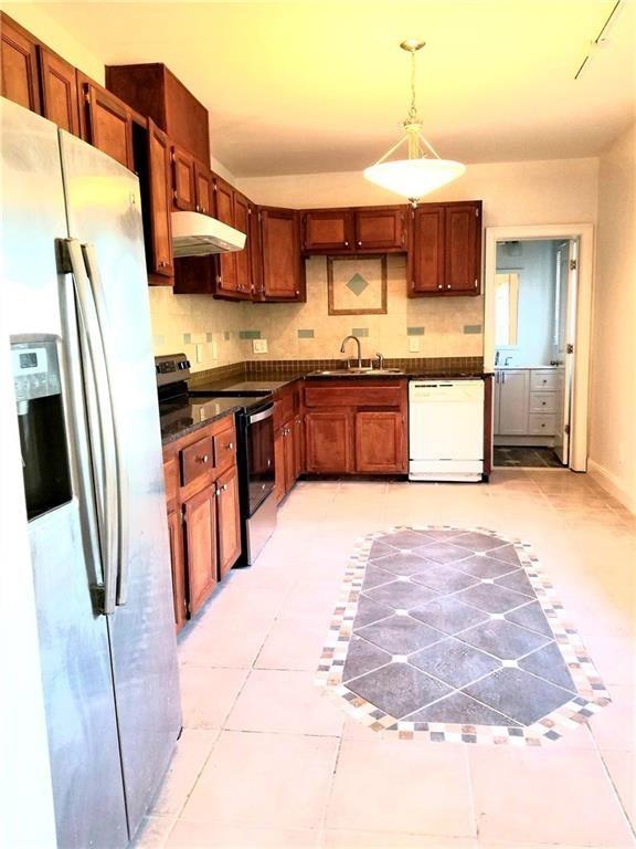 Chastain Ridge - Residential Lease