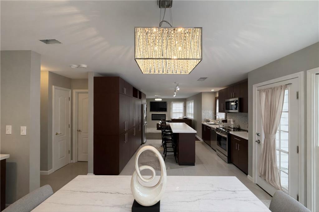 2425 Harbin Springs Cove