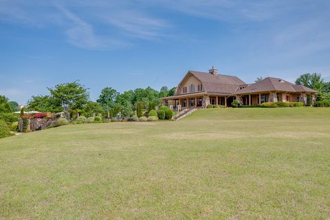 A home in Flowery Branch