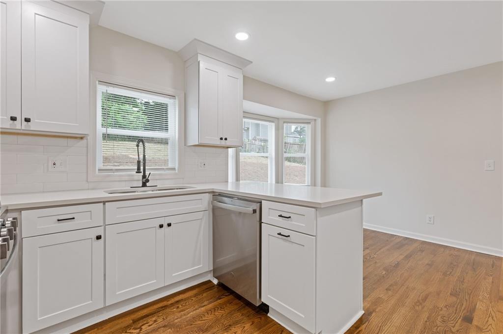 565 Deer Run, Lilburn, Georgia image 22