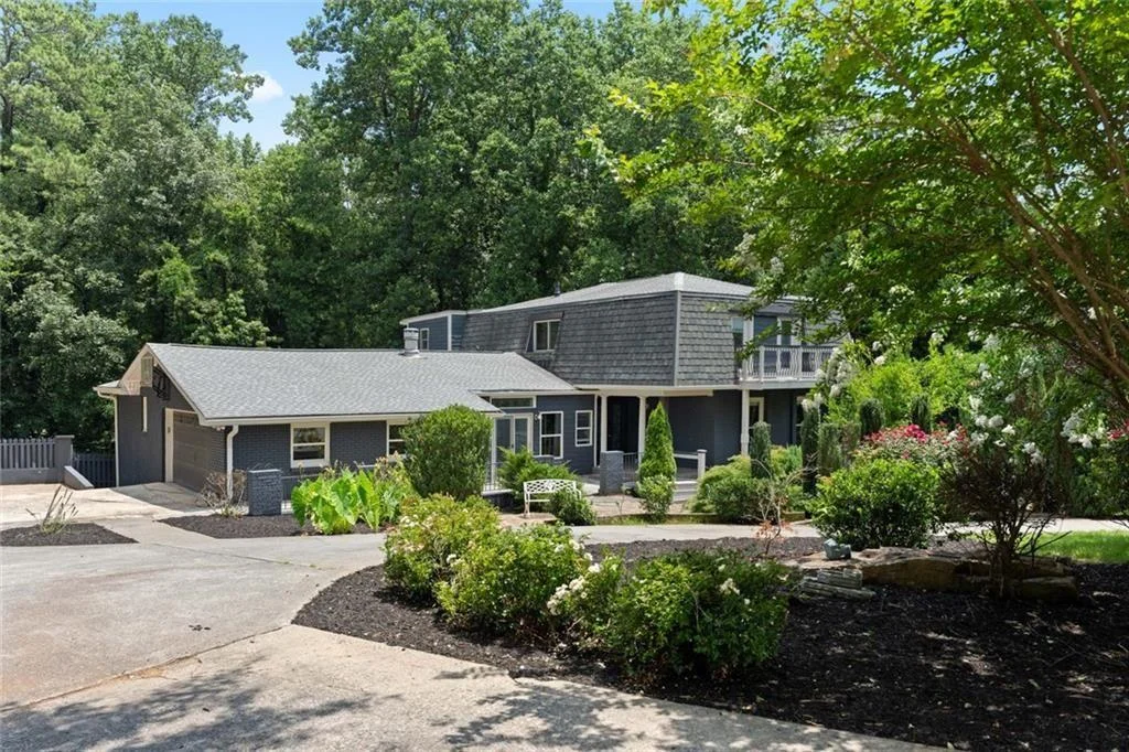 212 Kings Row Row