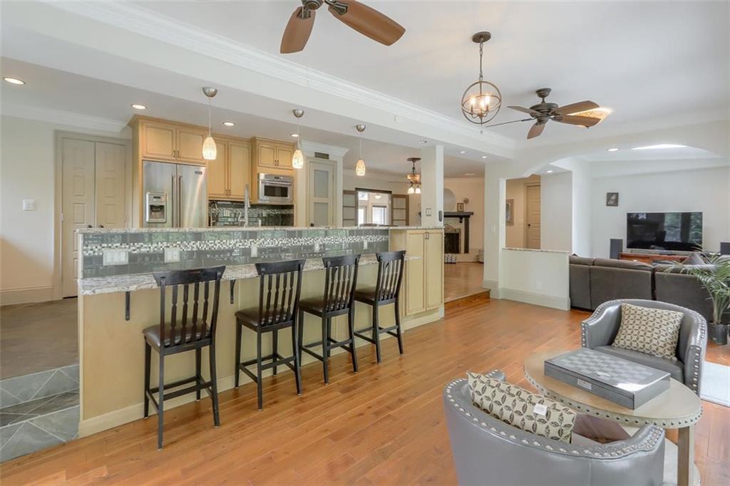 212 Kings Row