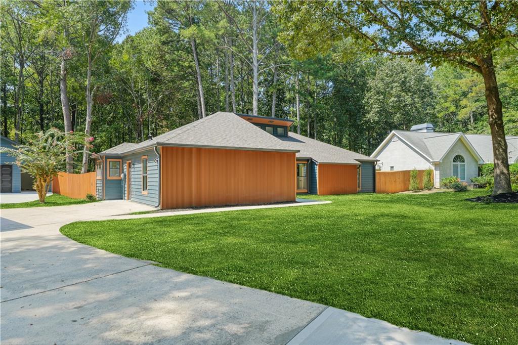 105 Shadowood Lane
