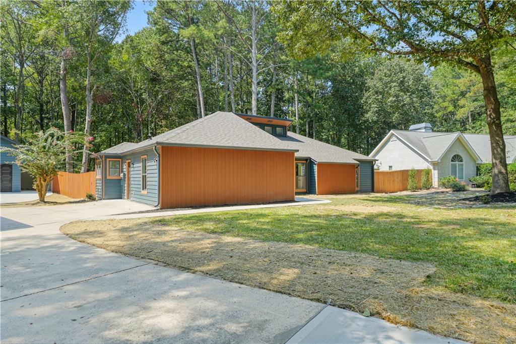 105 Shadowood Lane