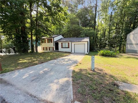Homes For Sale - 5321 Tasman Trail<br/> Lithonia, GA 30038
