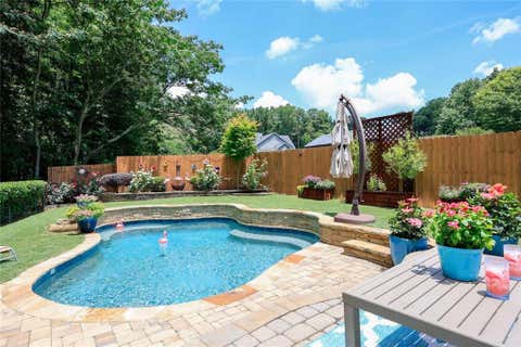 Homes For Sale - 1384 Silvergate Drive<br/> Mableton, GA 30126