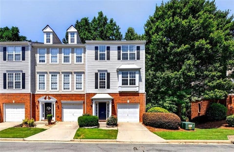 Townhouse For Sale - 3327 Lathenview Court<br/> Alpharetta, GA 30004